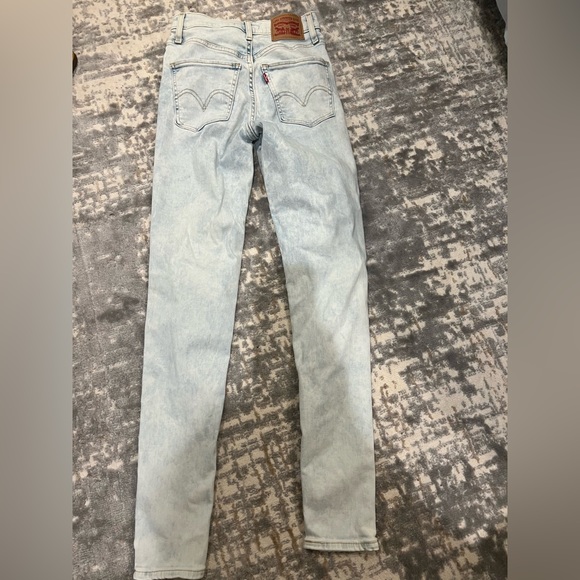 Like New Levi’s Mile High Super Skinny Jeans - Picture 4 of 8